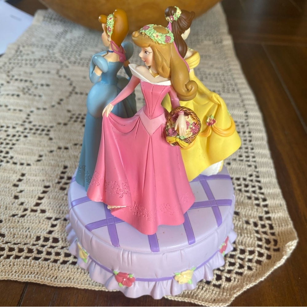 Disney Princesses Musical Rotating Figurine - Picture 3 of 10